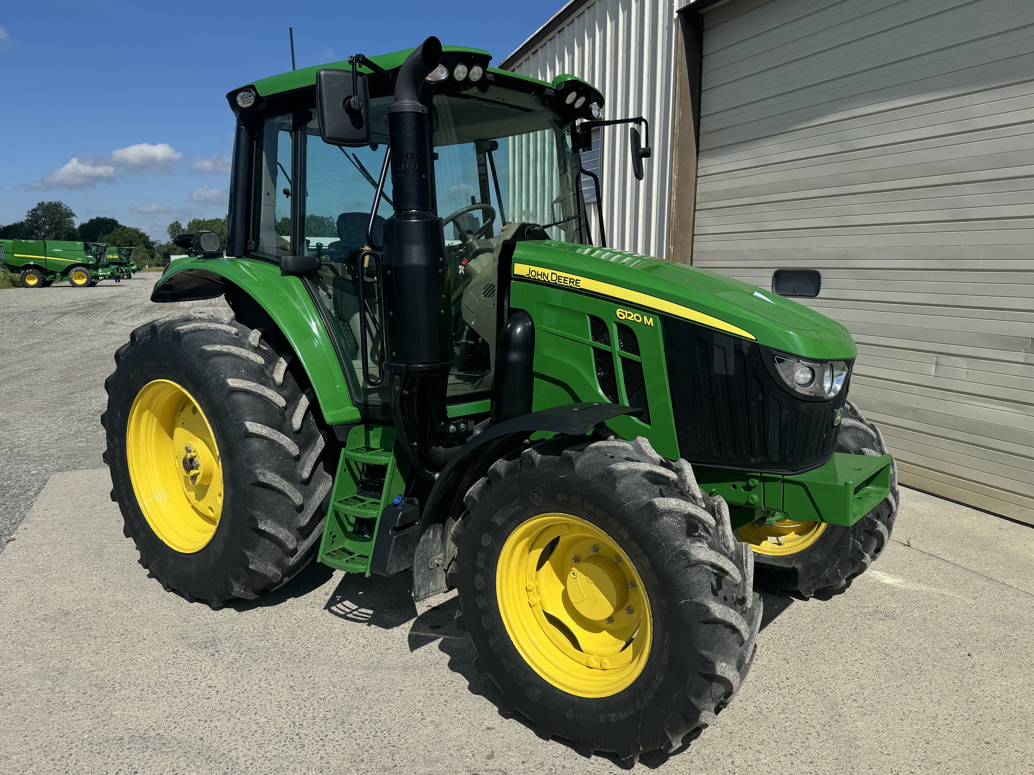 2020 John Deere 6120M Image 3
