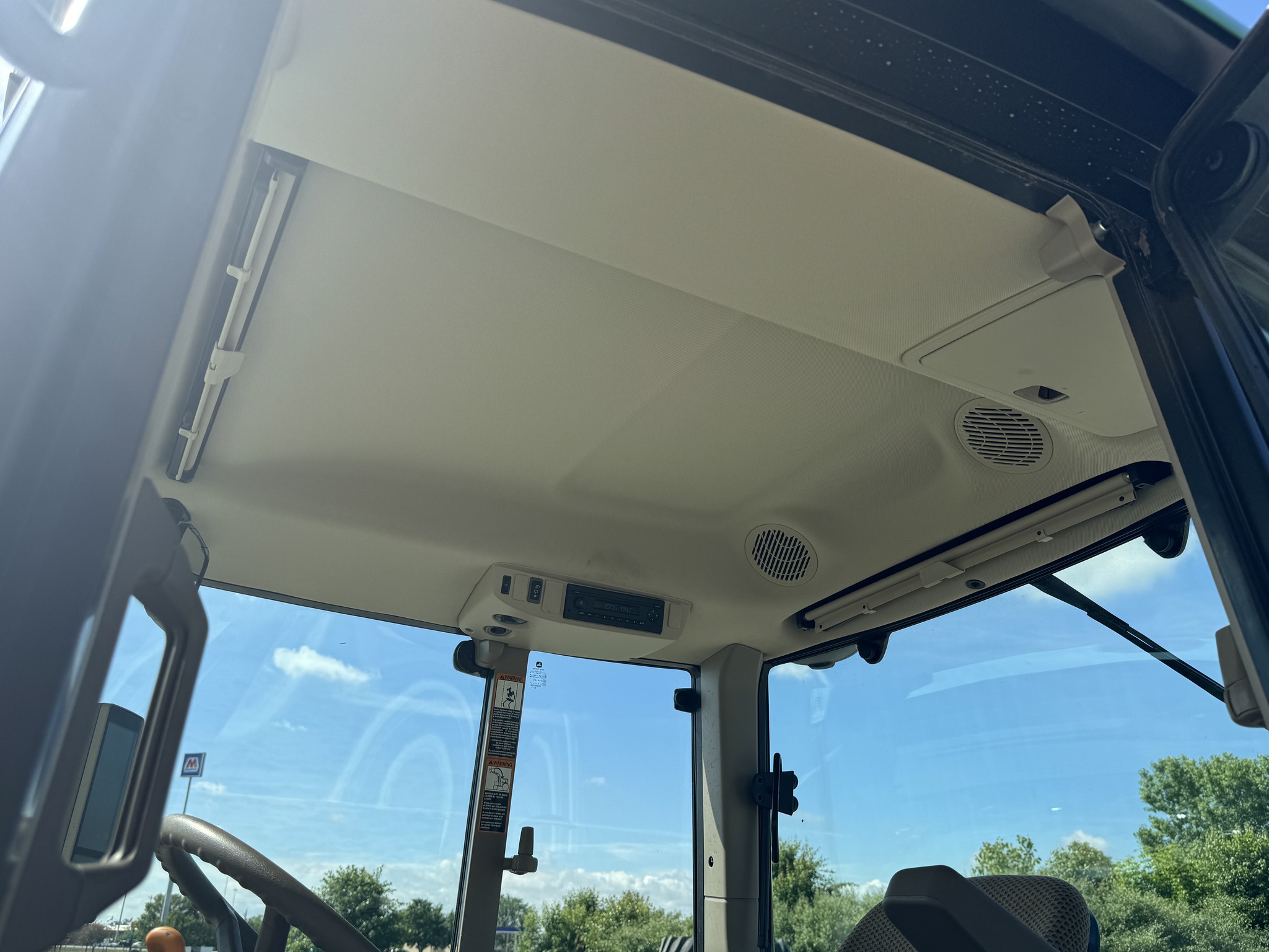 2020 John Deere 6120M Image 22