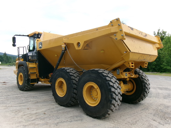 2023 John Deere 260P