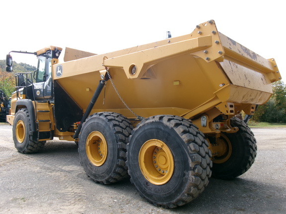 2023 John Deere 260 P