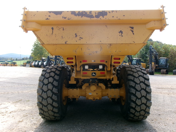 2023 John Deere 260 P