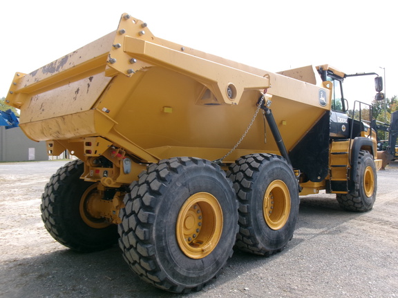 2023 John Deere 260 P