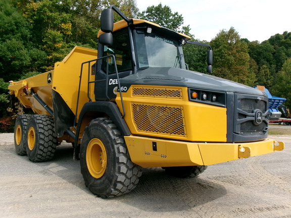 2023 John Deere 260 P