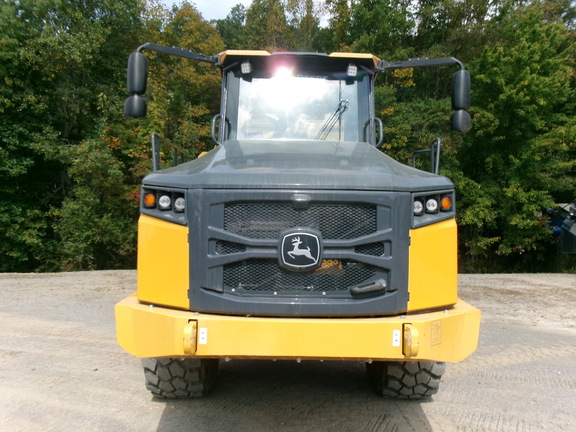2023 John Deere 260 P