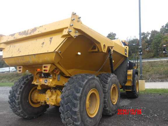 2023 John Deere 260 P