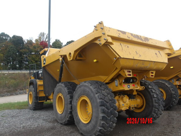 2023 John Deere 260 P