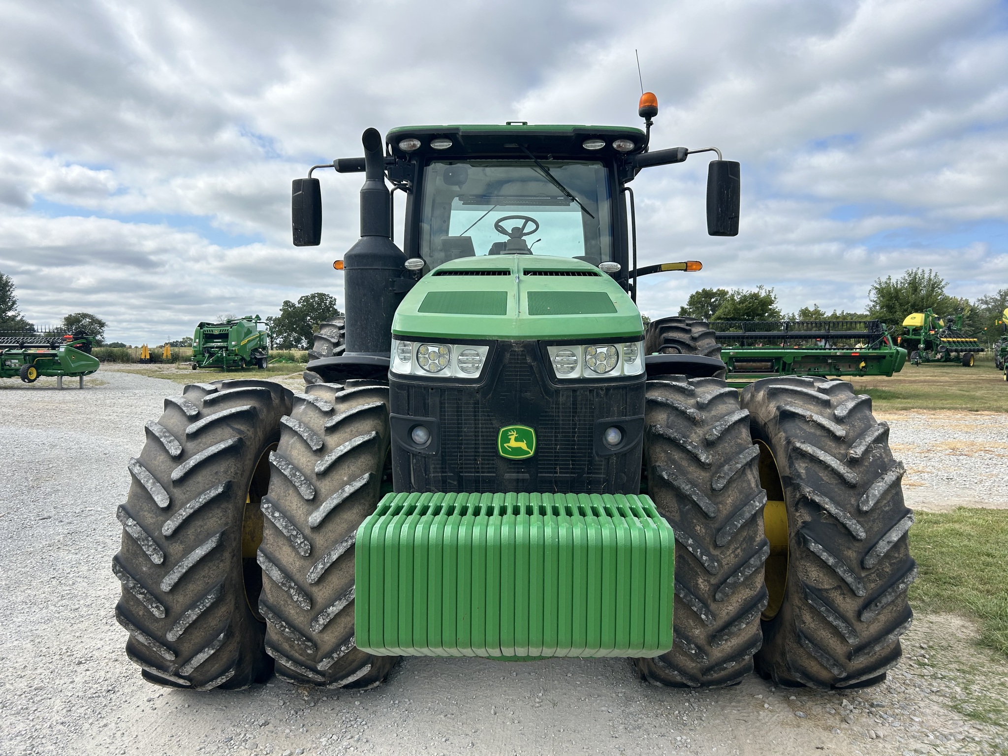  2018 John Deere 8370R at Heritage Tractor in Clinton, MO