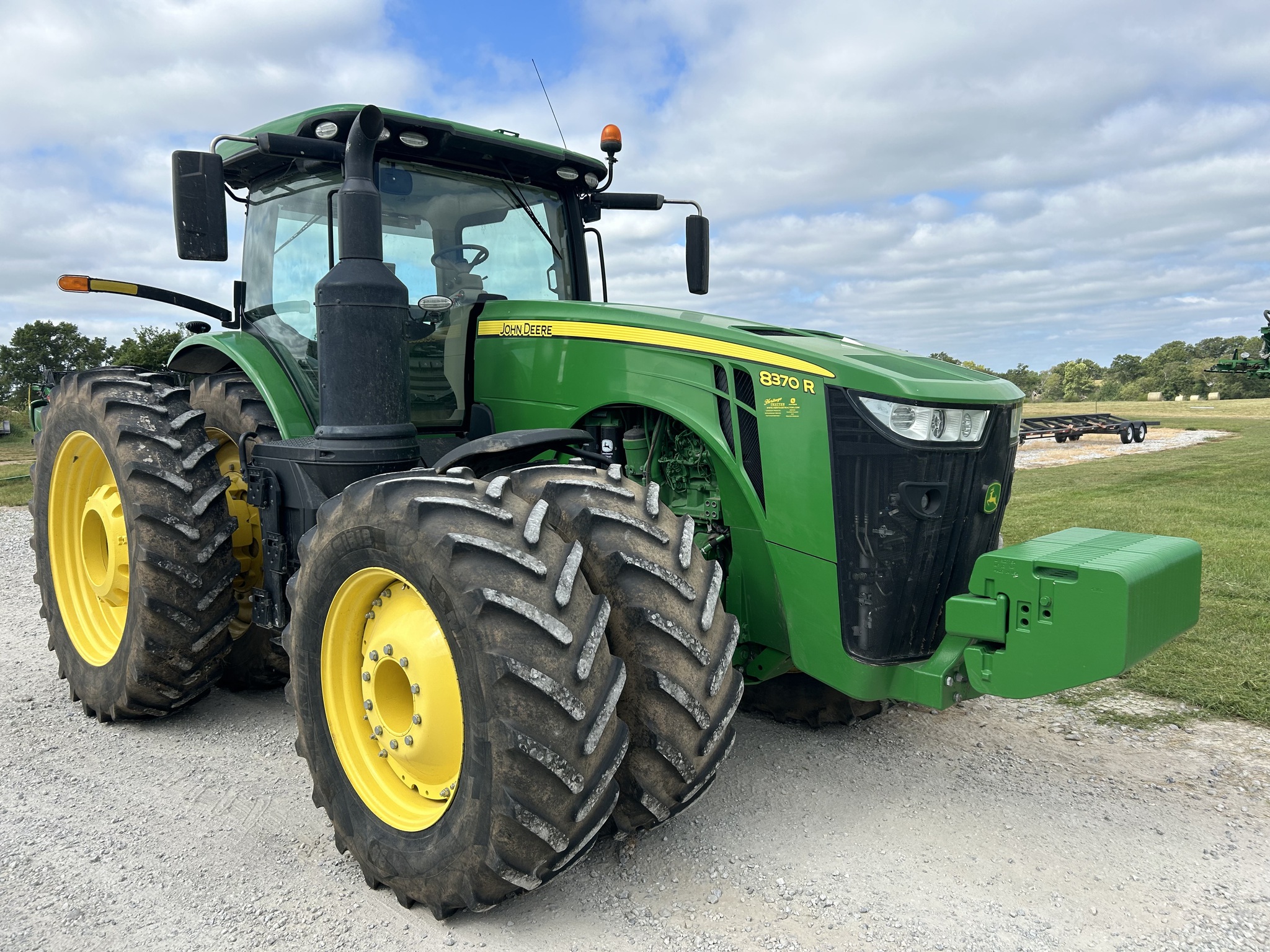  2018 John Deere 8370R at Heritage Tractor in Clinton, MO