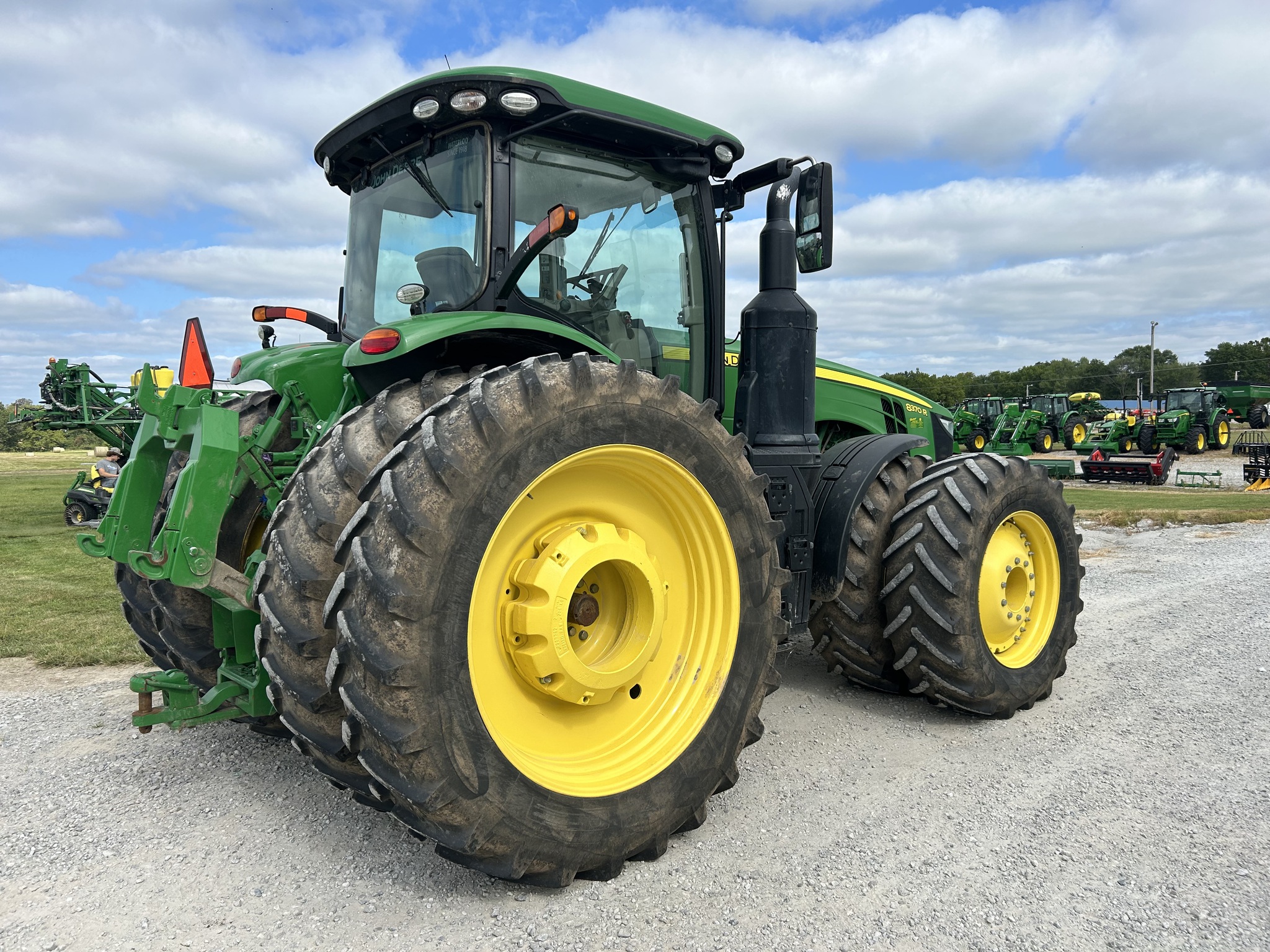  2018 John Deere 8370R at Heritage Tractor in Clinton, MO