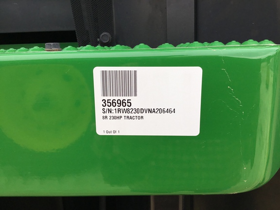 2022 John Deere 8R 230 Photo 3