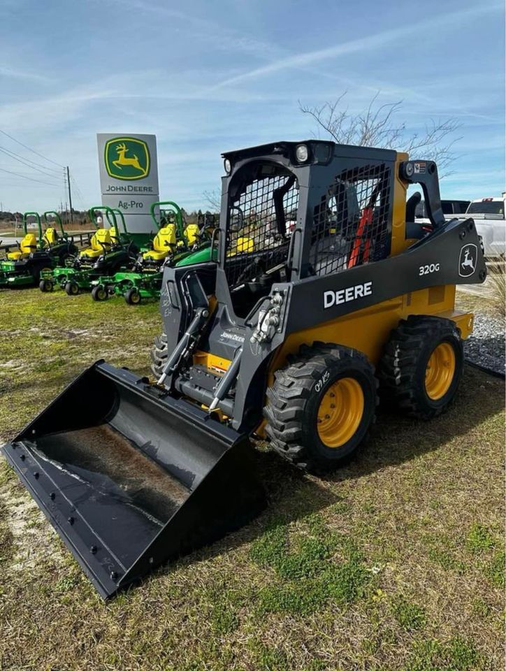 2023 John Deere 320G Image 3