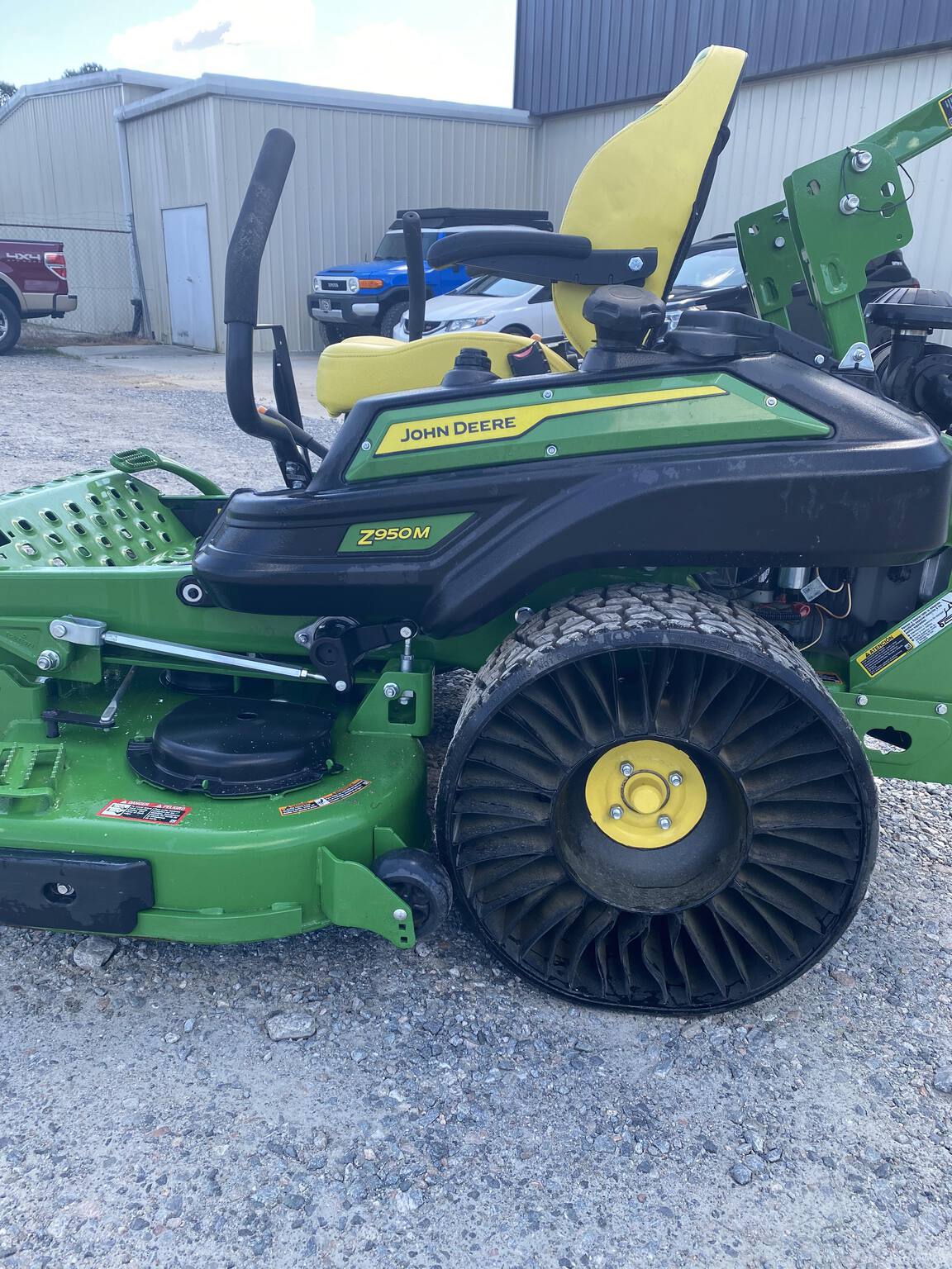 2023 John Deere Z950M Image 4