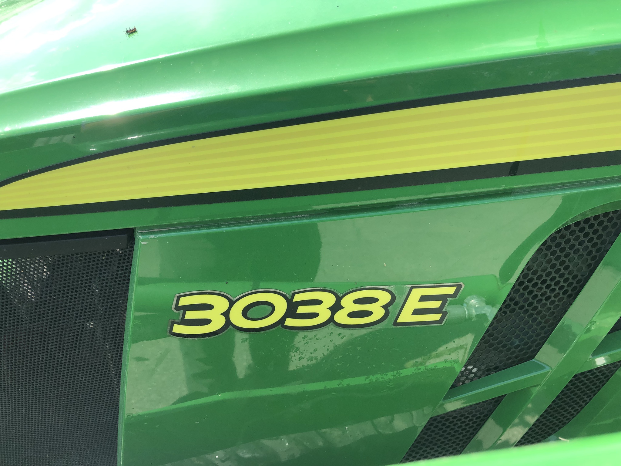 2021 John Deere 3038E Image 4