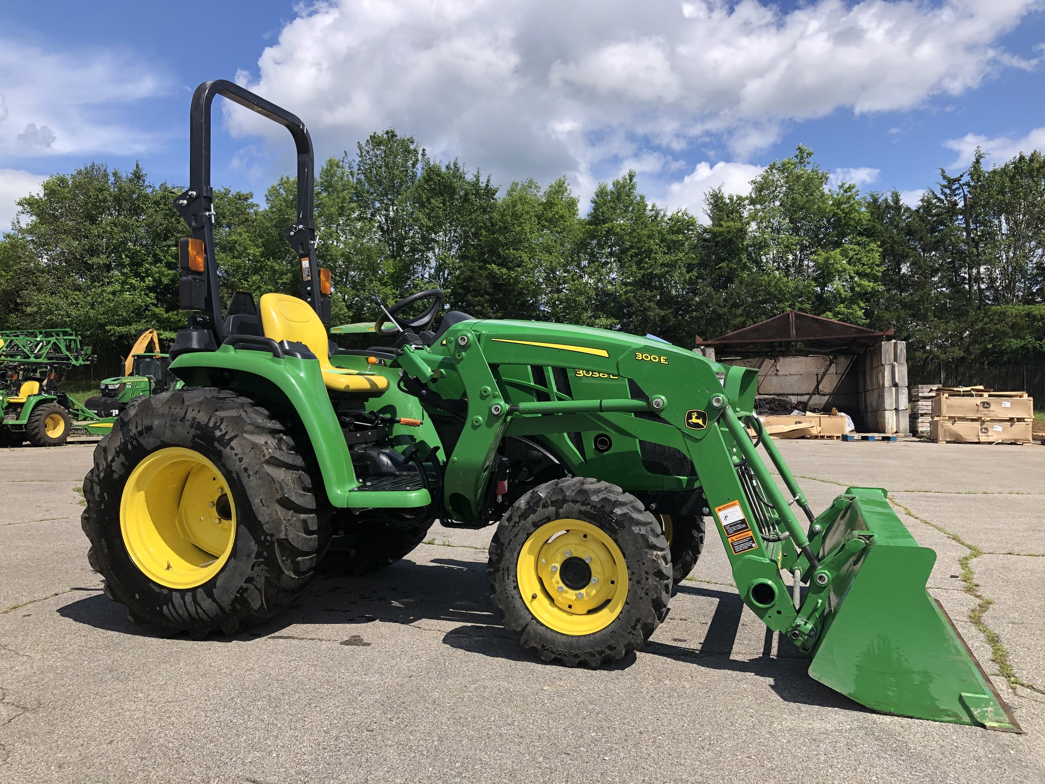 2021 John Deere 3038E Image 1
