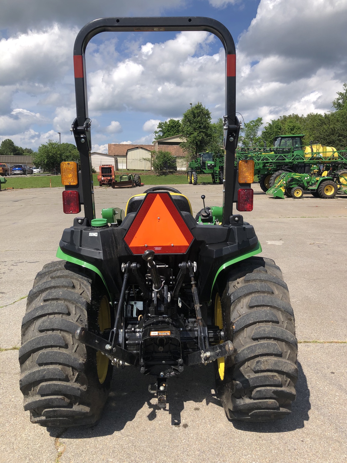 2021 John Deere 3038E Image 6