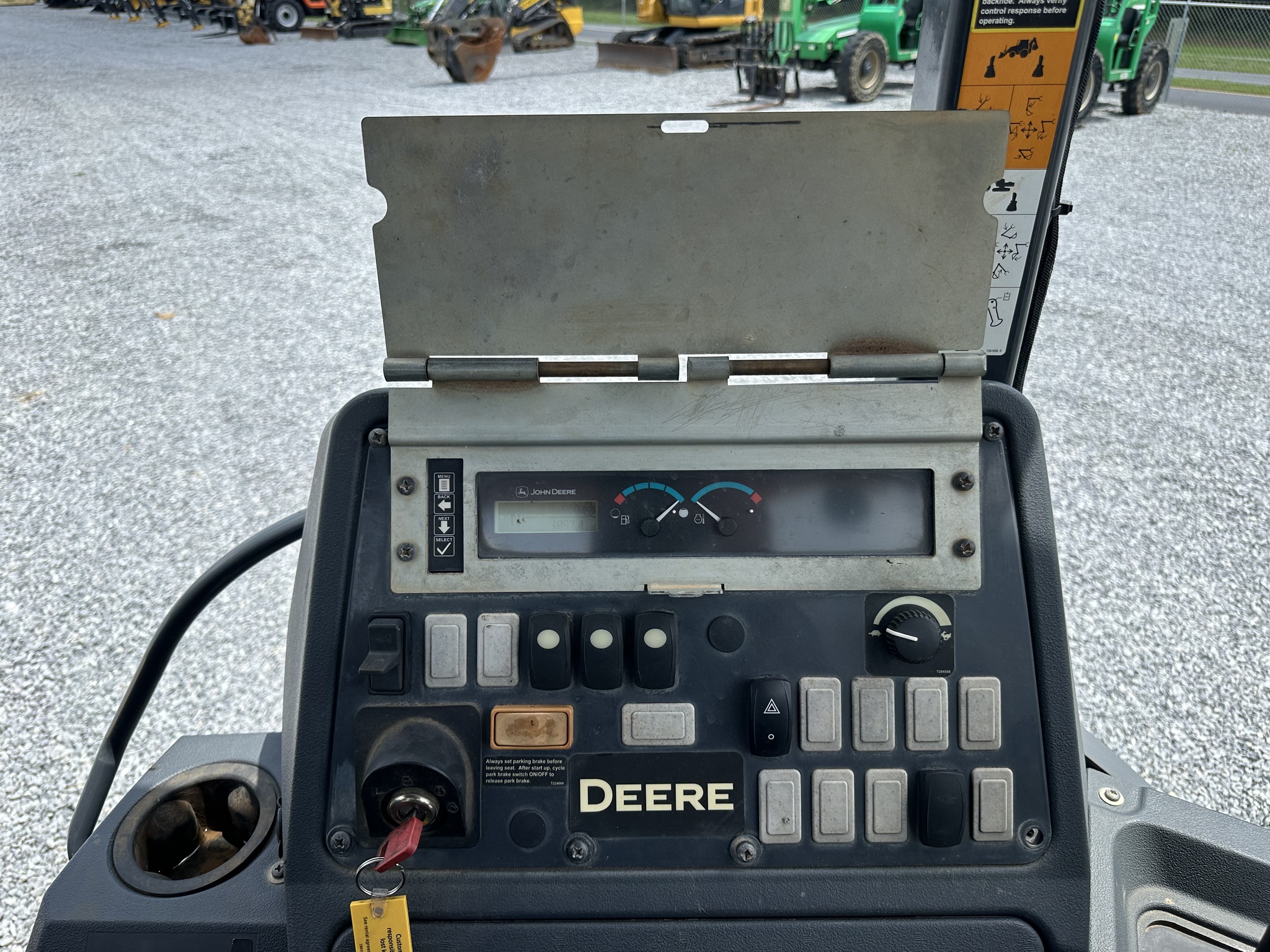 2017 John Deere 310L EP Image 16