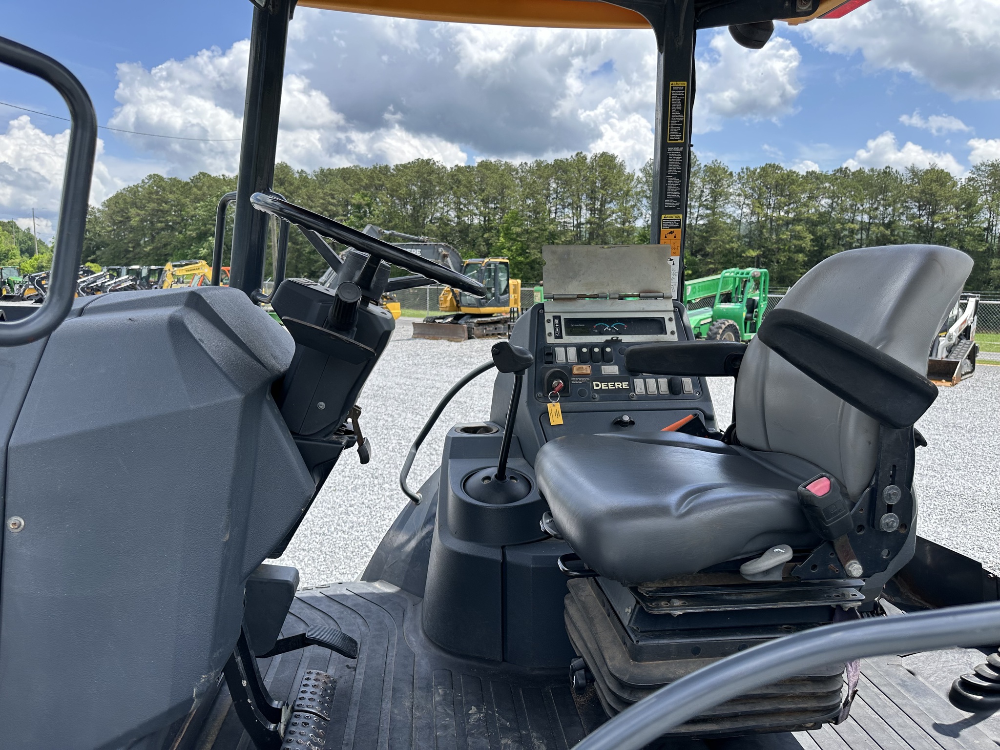 2017 John Deere 310L EP Image 12