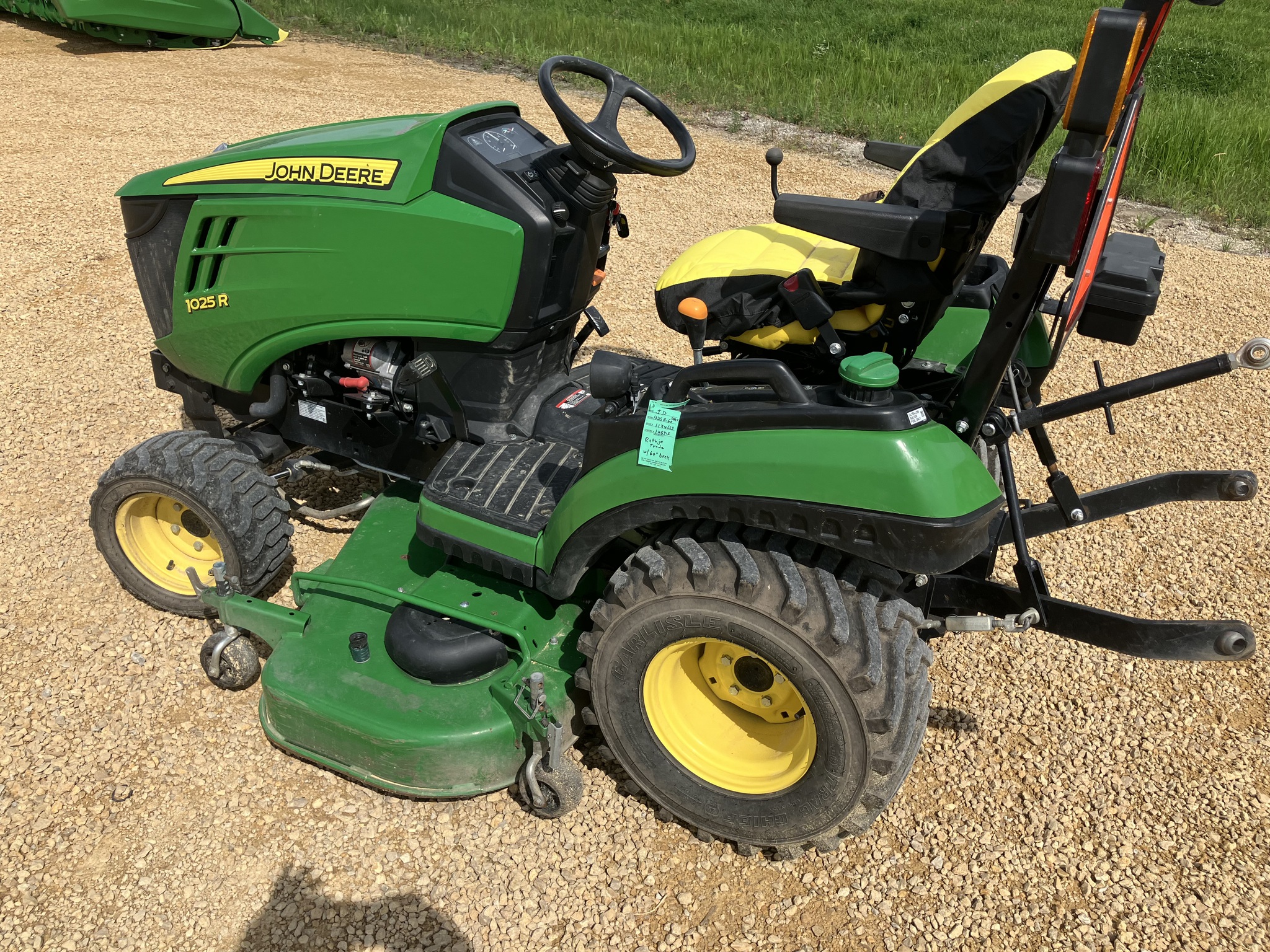 2018 John Deere 1025R Image 3