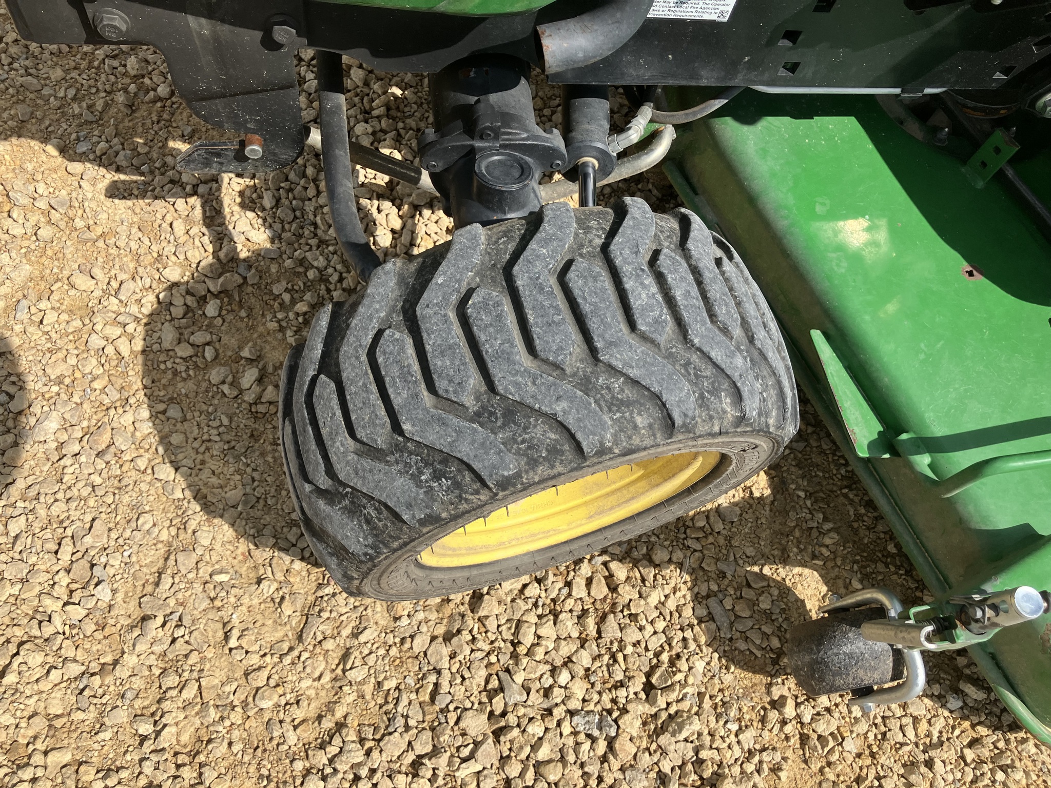 2018 John Deere 1025R Image 12