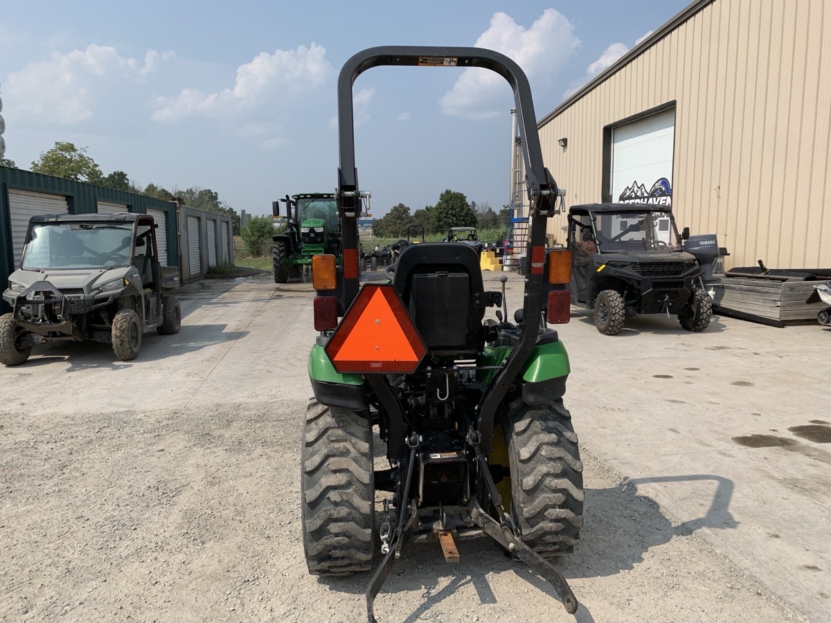 2018 John Deere 2025R Image 4