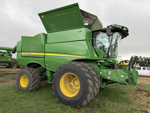  John Deere S790