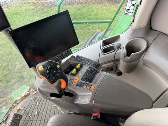 2024 John Deere S790 - Photo42