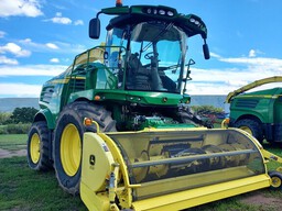 Forage Harvester-Self Propelled For Sale 2017 John Deere 8400 