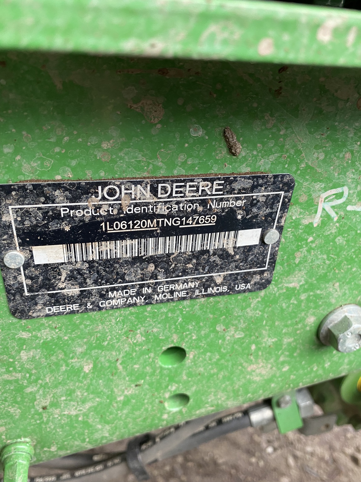 2022 John Deere 6120M Image 2