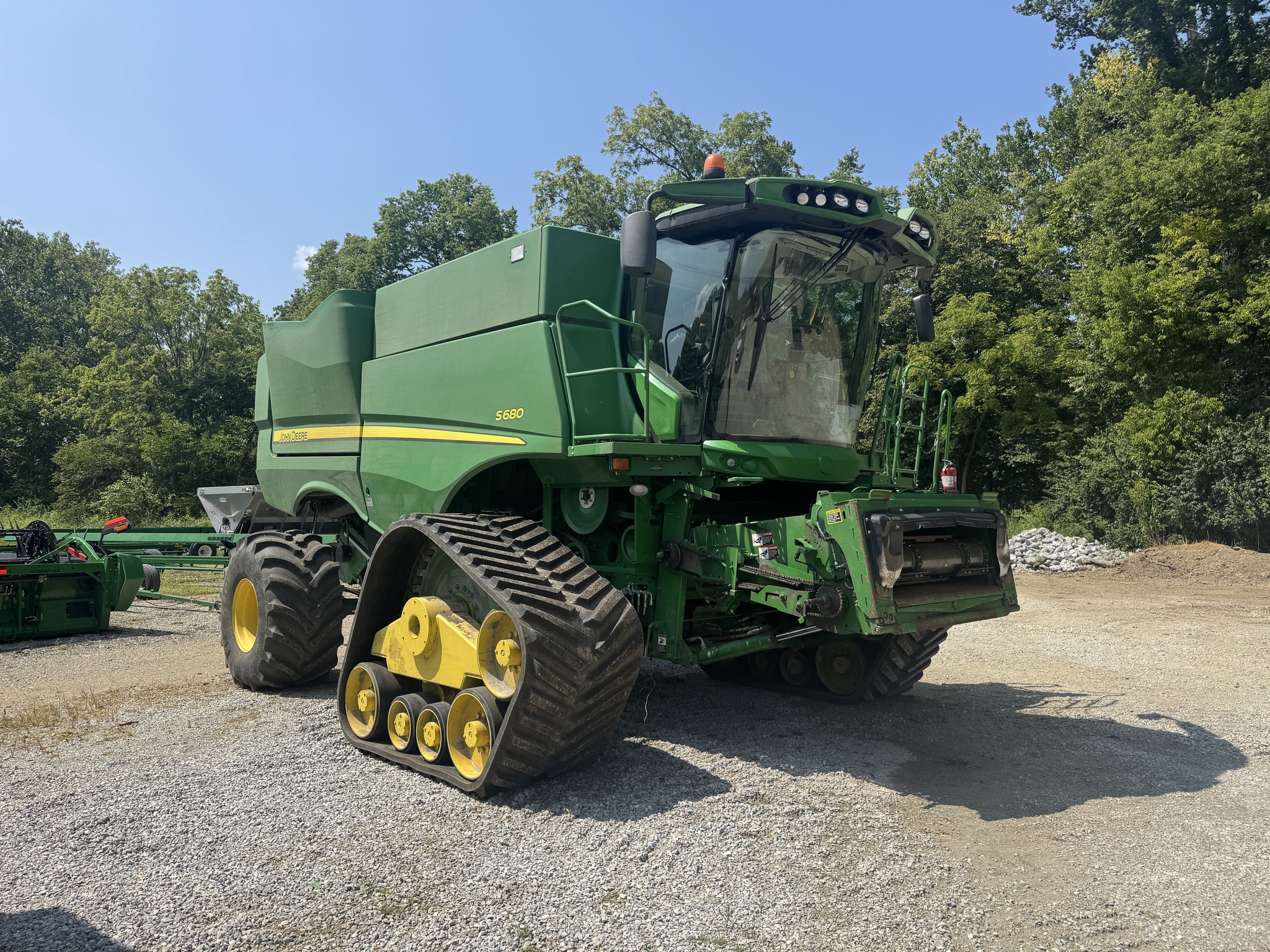 2017 John Deere S680 Image 12