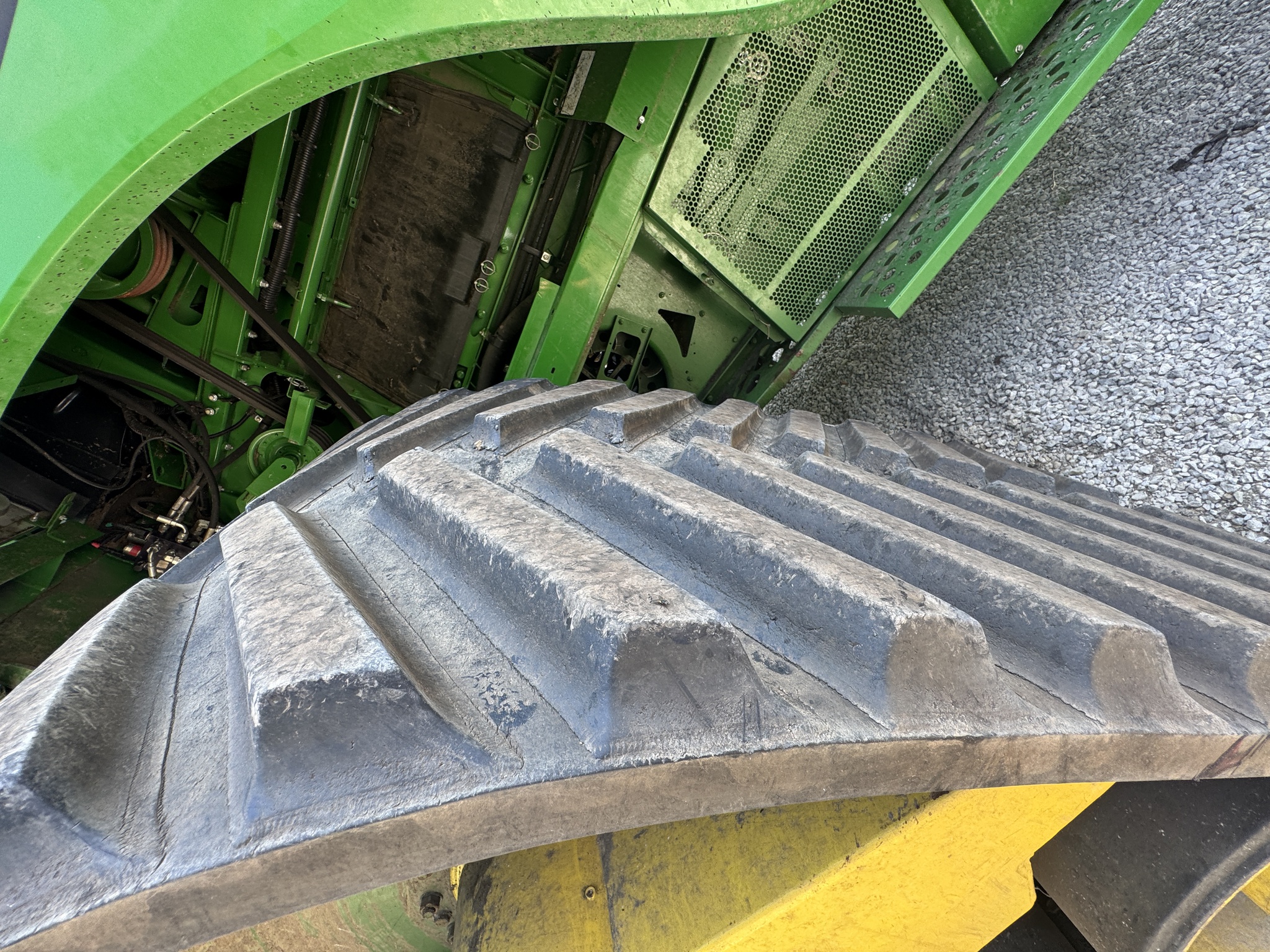 2017 John Deere S680 Image 17