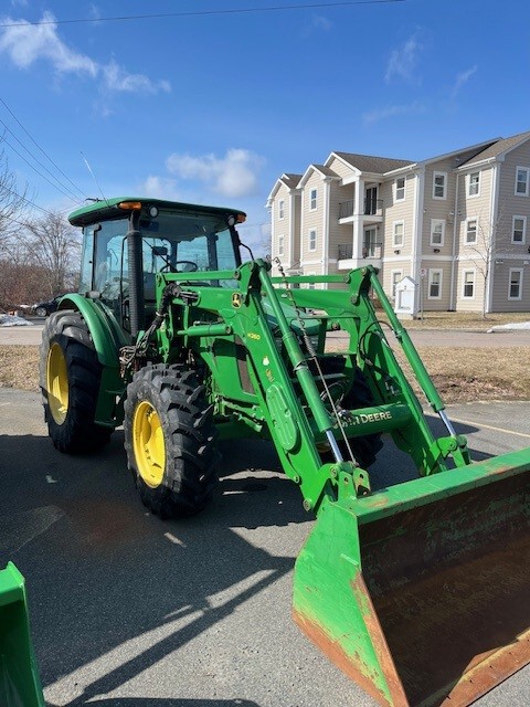 2016 John Deere 5115M Image 2
