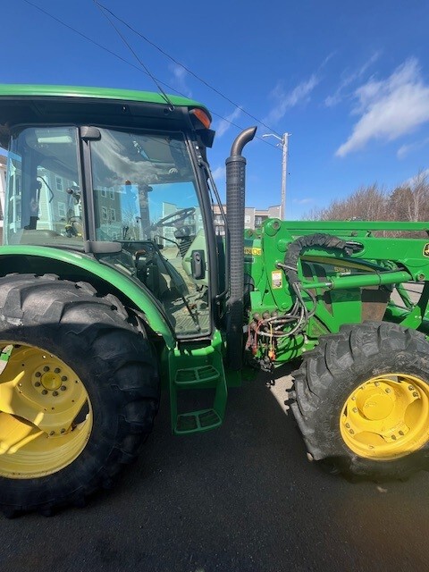 2016 John Deere 5115M Image 4