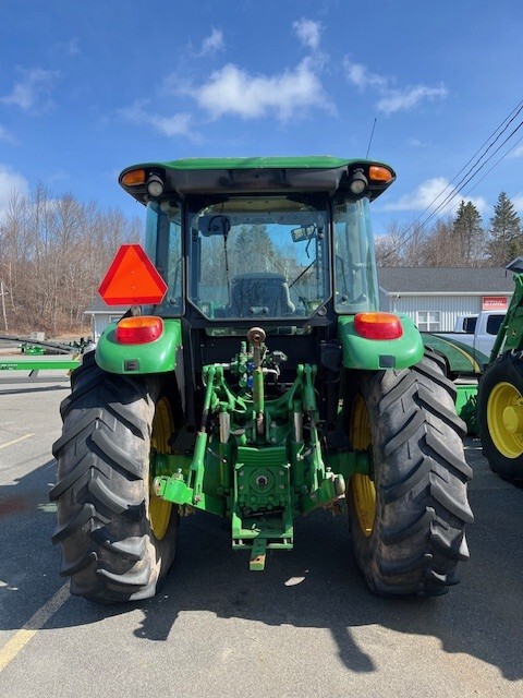 2016 John Deere 5115M Image 3