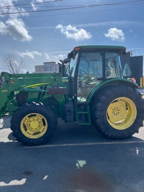 2016 John Deere 5115M Image 5