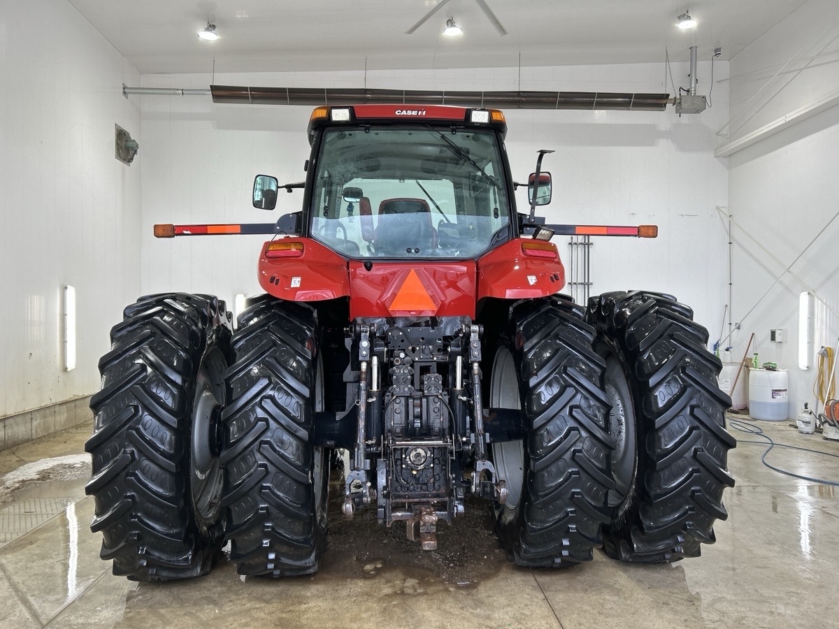 2013 Case IH Magnum 235 Image 4