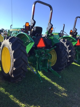 2024 John Deere 5075E Photo 5
