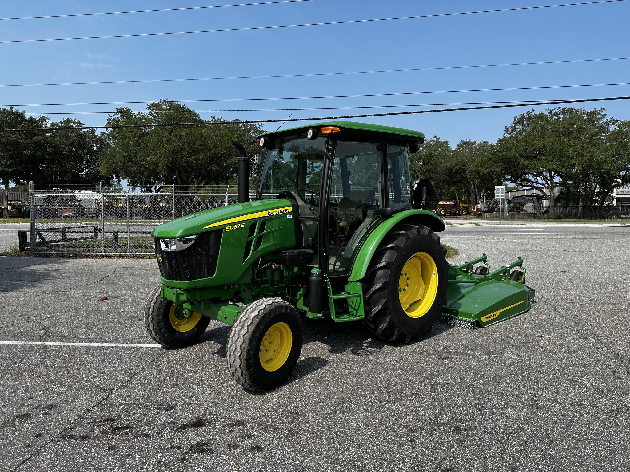 2025 John Deere 5067E Image 5