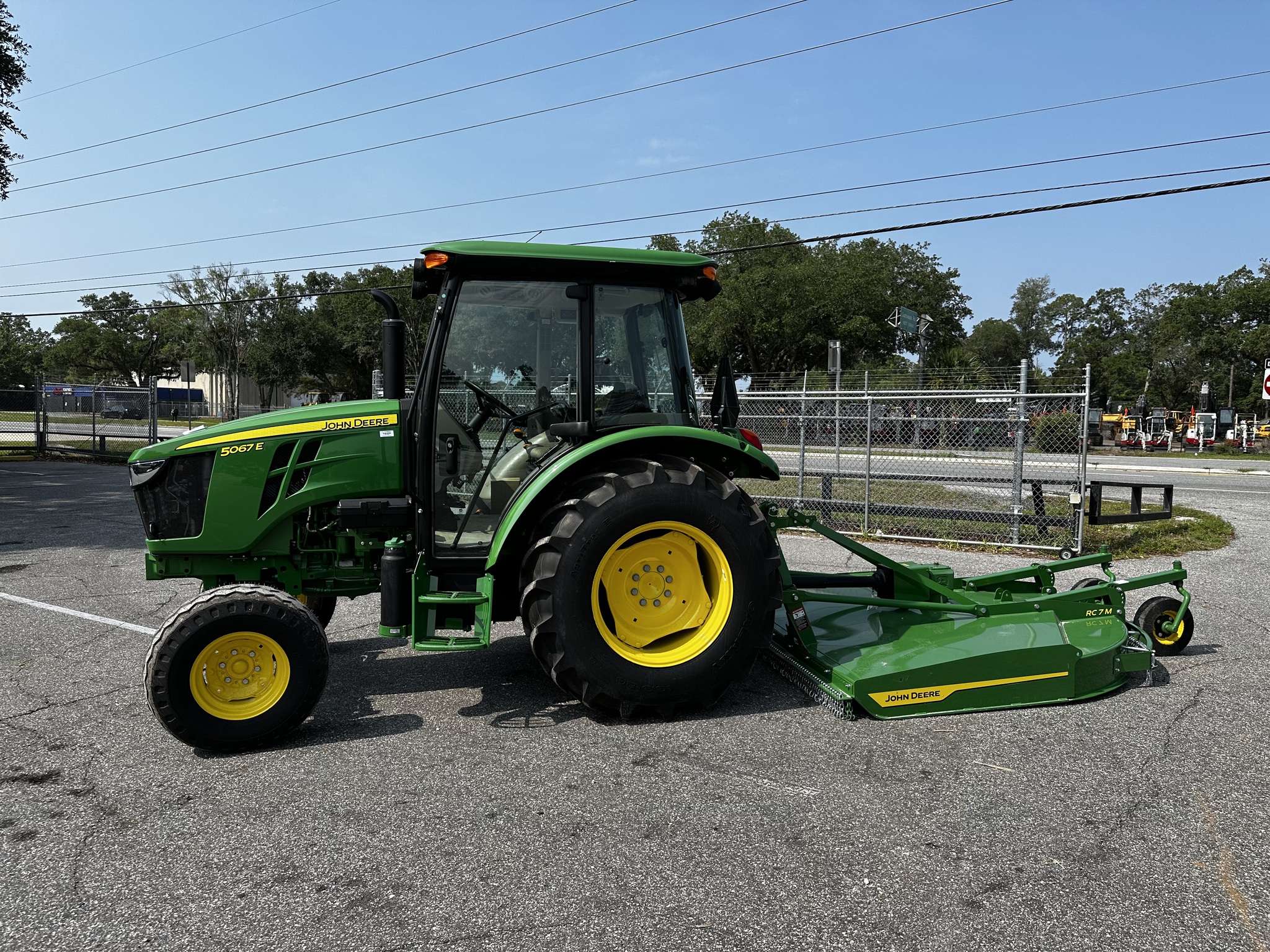 2025 John Deere 5067E Image 6