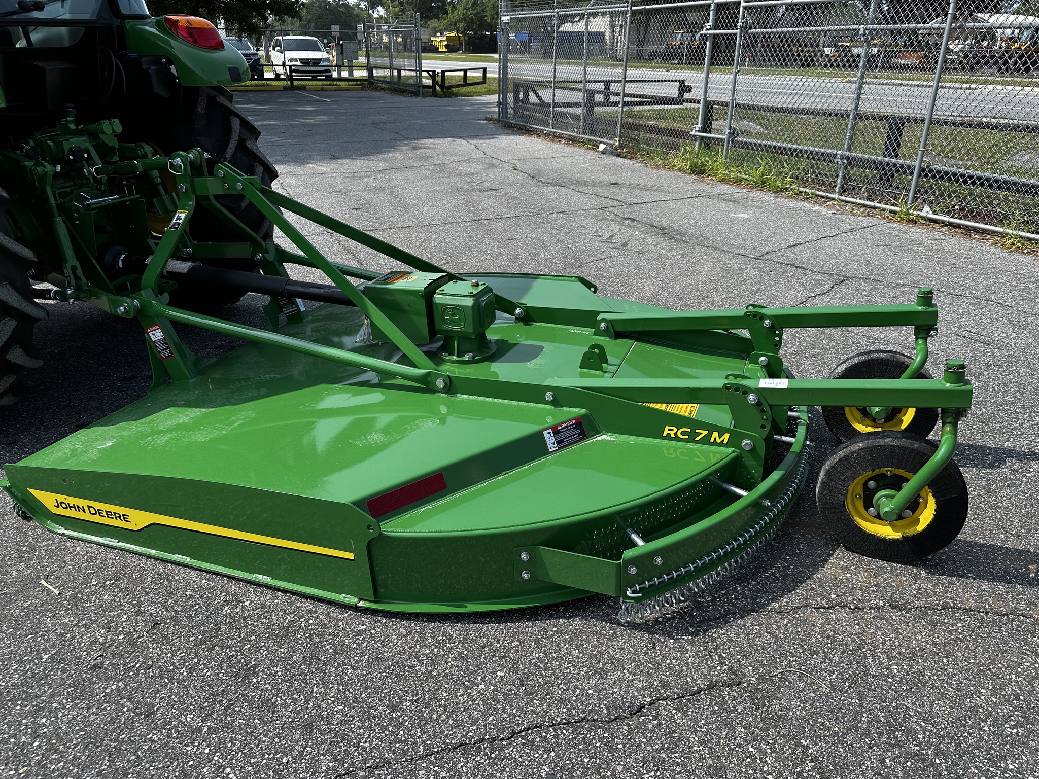 2025 John Deere 5067E Image 7