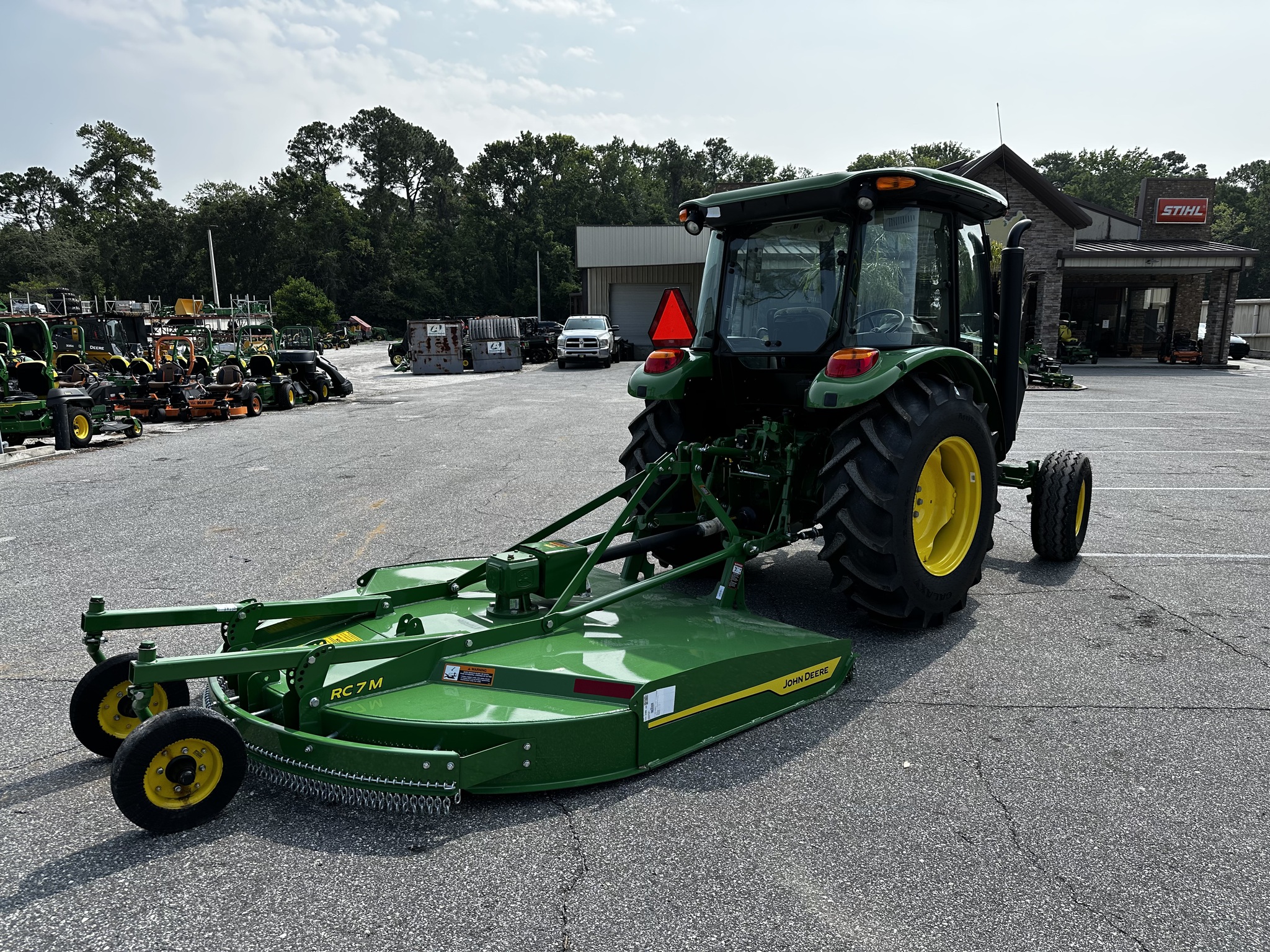 2025 John Deere 5067E Image 9