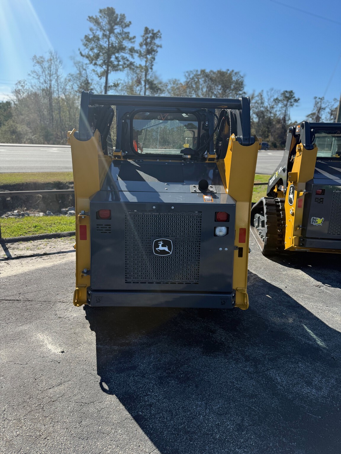 John Deere 318G Image 3
