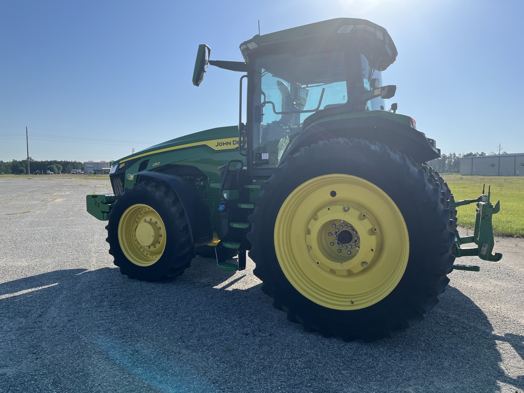 2022 John Deere 8R 280 Image 3