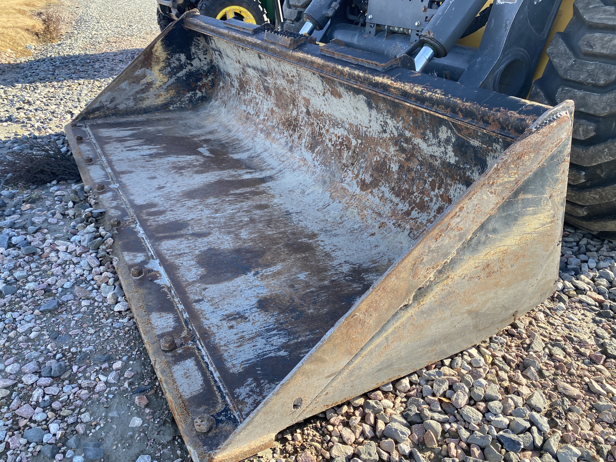 2022 John Deere 332G Image 4