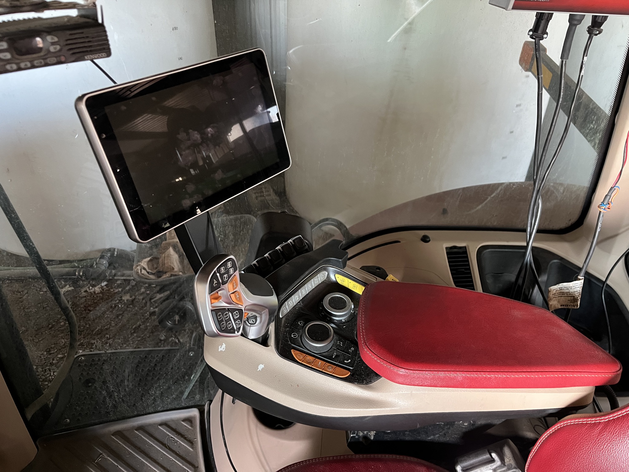 Used 2022 Case IH Magnum 280 AFS Row Crop Tractors at Koenig Equipment in Greensburg, IN - PhotoXL45