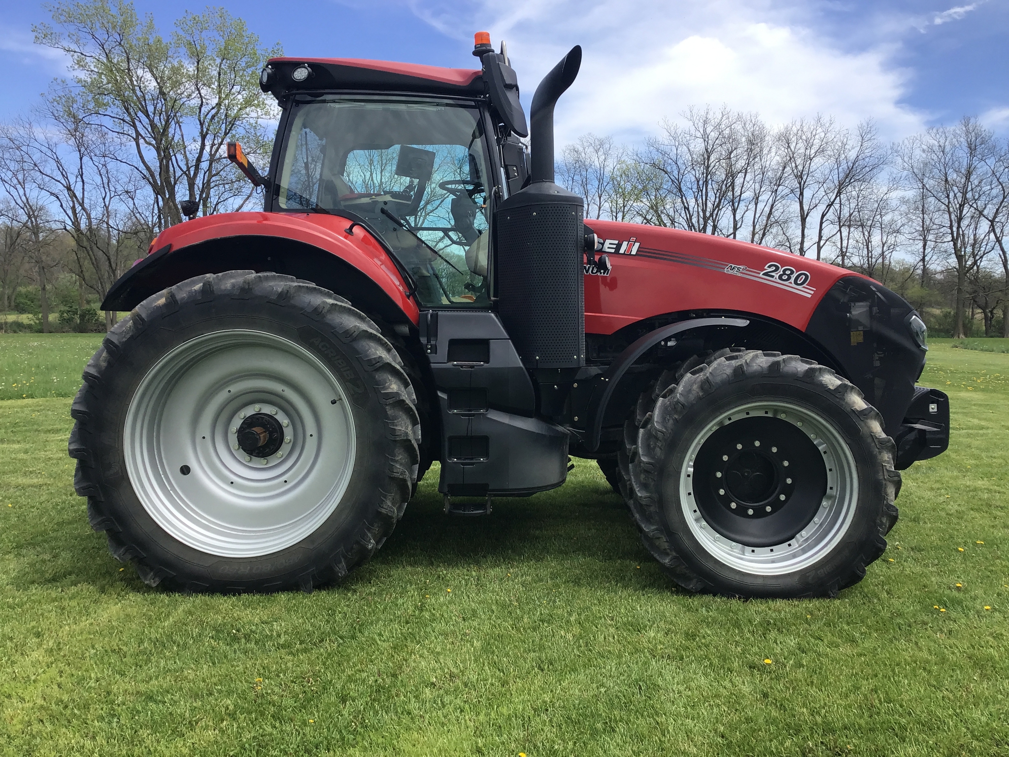 Used 2022 Case IH Magnum 280 AFS Row Crop Tractors at Koenig Equipment in Greensburg, IN - PhotoXL1