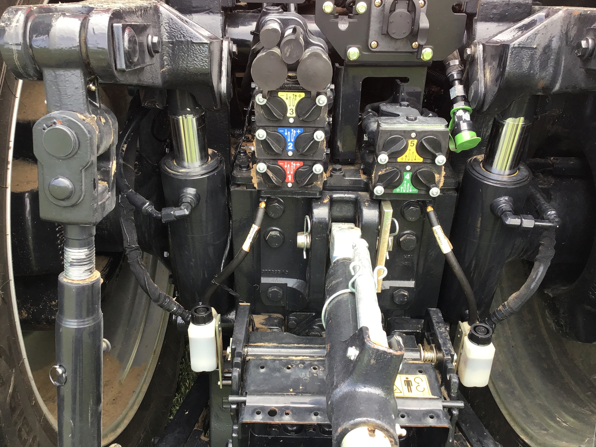 Used 2022 Case IH Magnum 280 AFS Row Crop Tractors at Koenig Equipment in Greensburg, IN - PhotoXL21