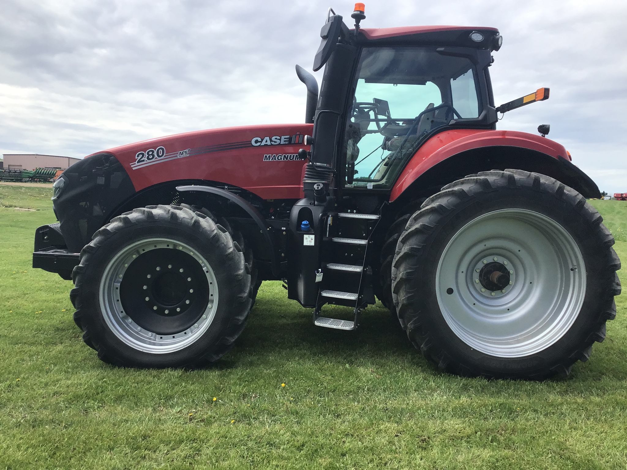 Used 2022 Case IH Magnum 280 AFS Row Crop Tractors at Koenig Equipment in Greensburg, IN - PhotoXL5