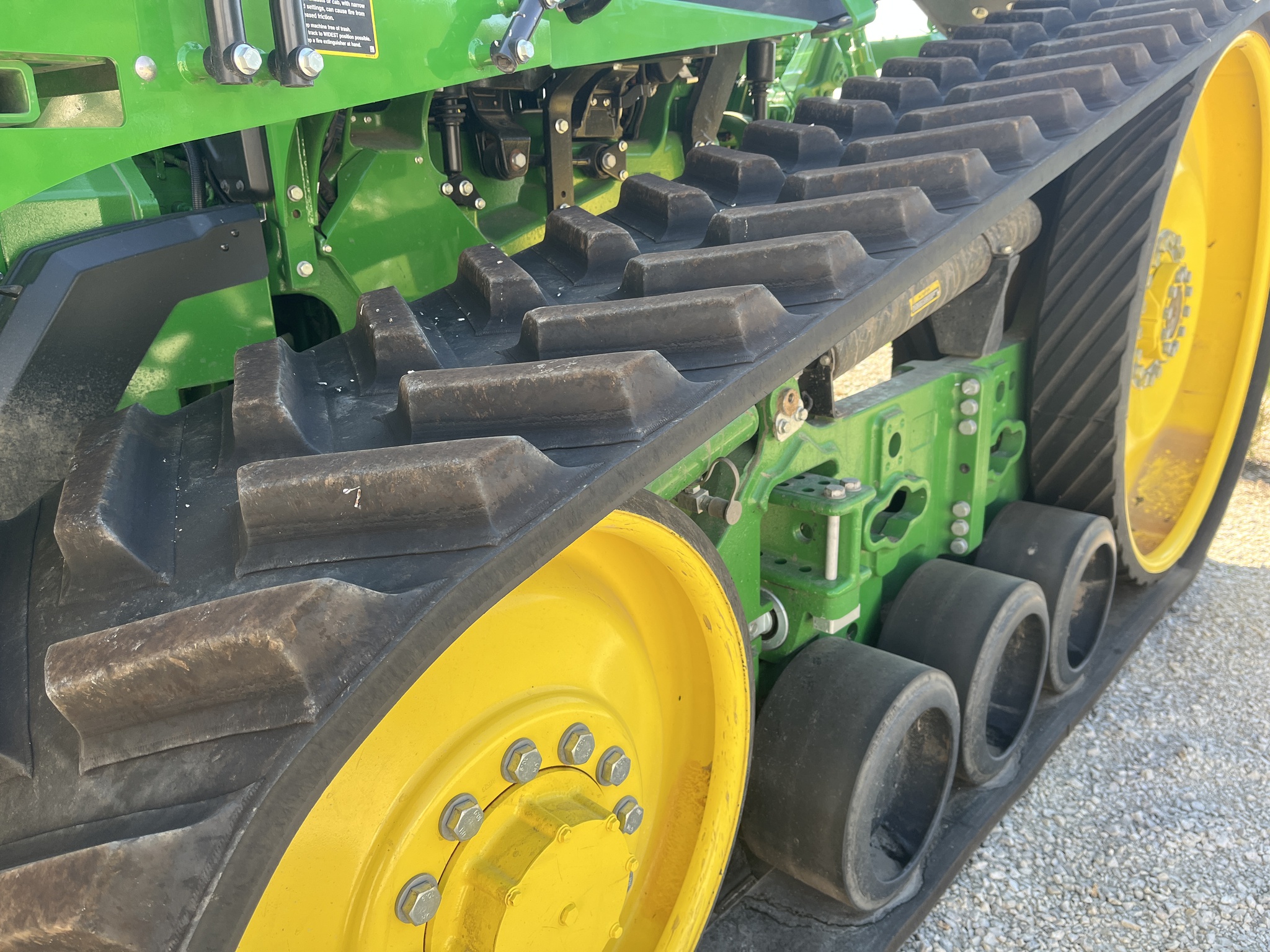  2024 John Deere 8RT 370 at Heritage Tractor in Kewanee, IL