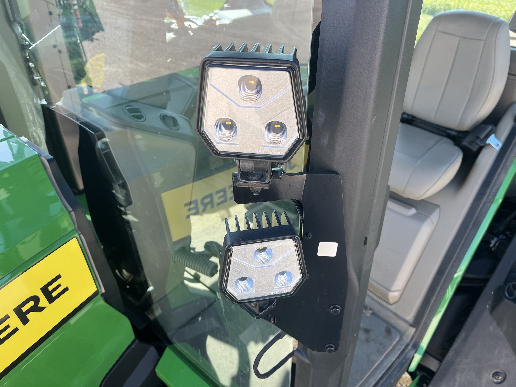  2024 John Deere 8RT 370 at Heritage Tractor in Kewanee, IL