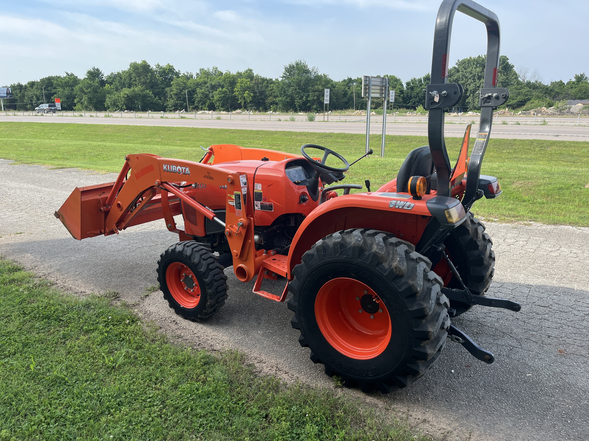 2015 Kubota L3301 Image 7